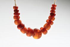 005_IT_Bernsteinkette
